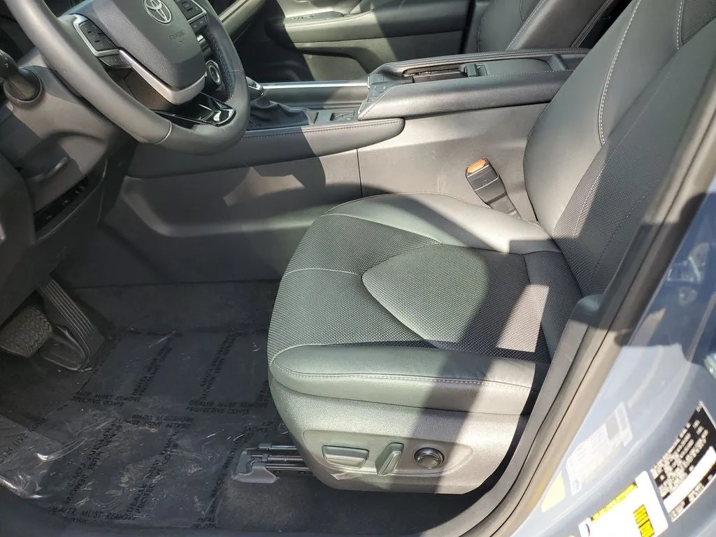 2025 Toyota Grand Highlander Limited photo 22
