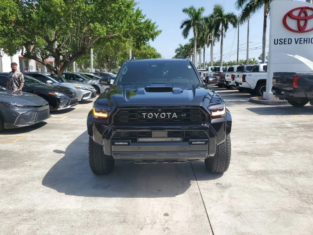 2025 Toyota 4Runner i-FORCE MAX Hybrid TRD Pro photo 2