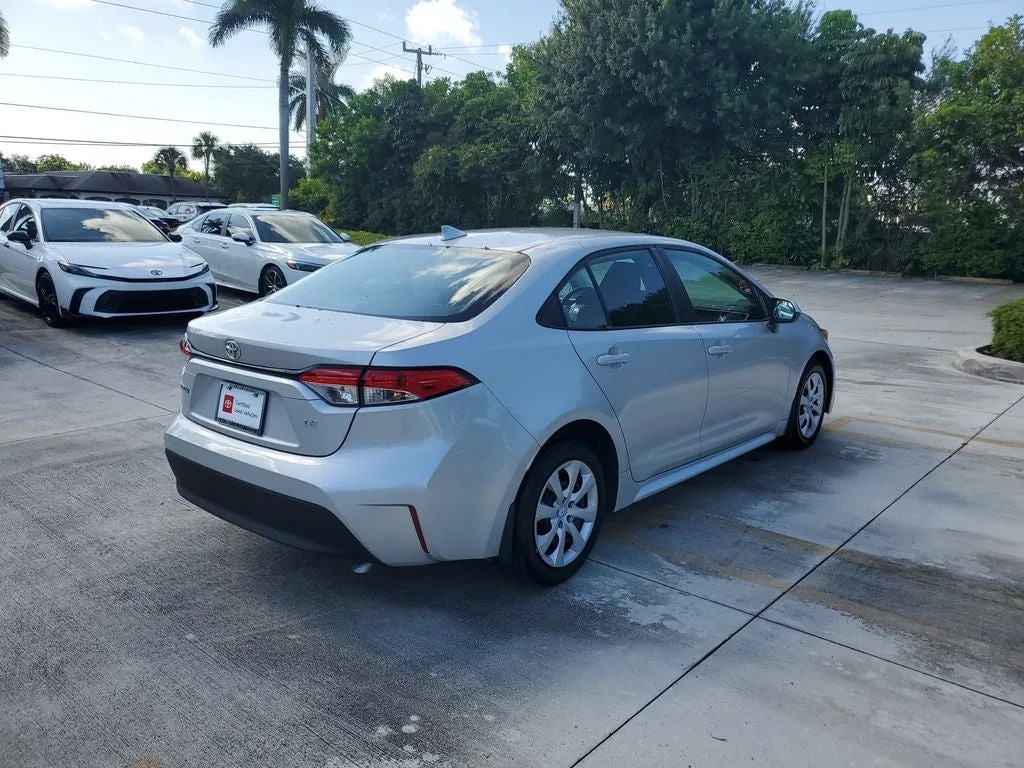 2024 Toyota Corolla LE photo 4