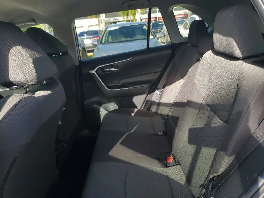 2023 Toyota RAV4 XLE photo 11