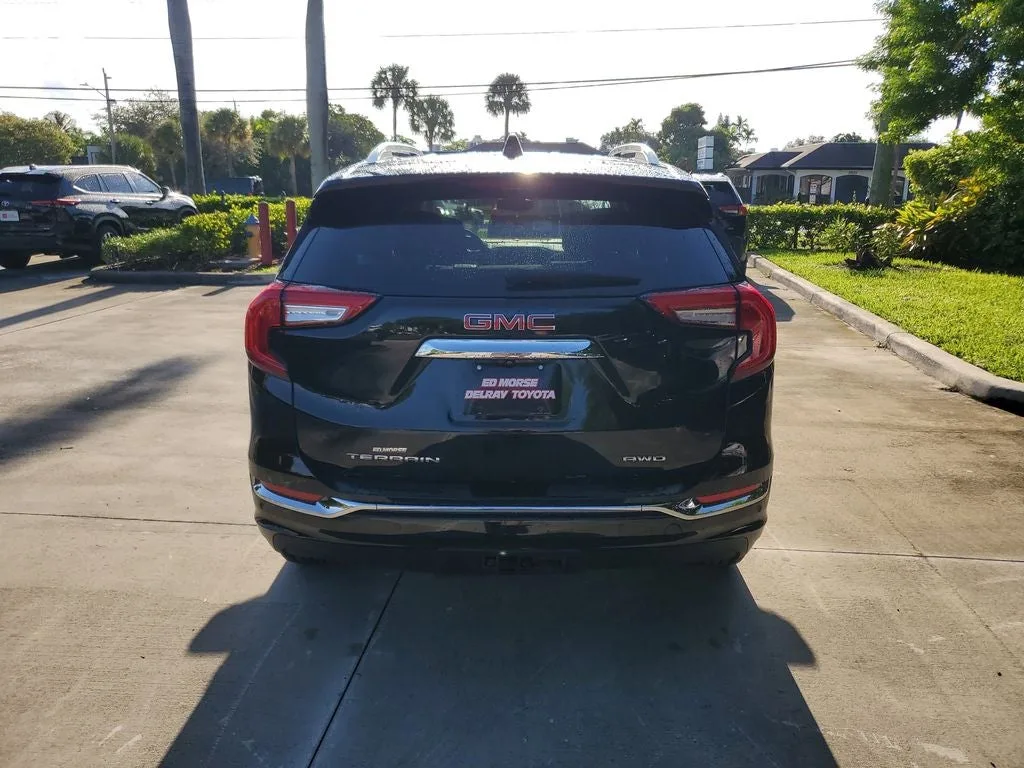 2024 GMC Terrain Denali photo 5