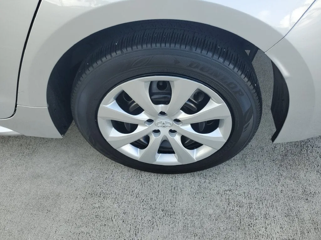 2024 Toyota Corolla LE photo 7
