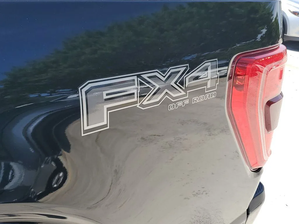 2023 Ford F-150 XLT photo 8