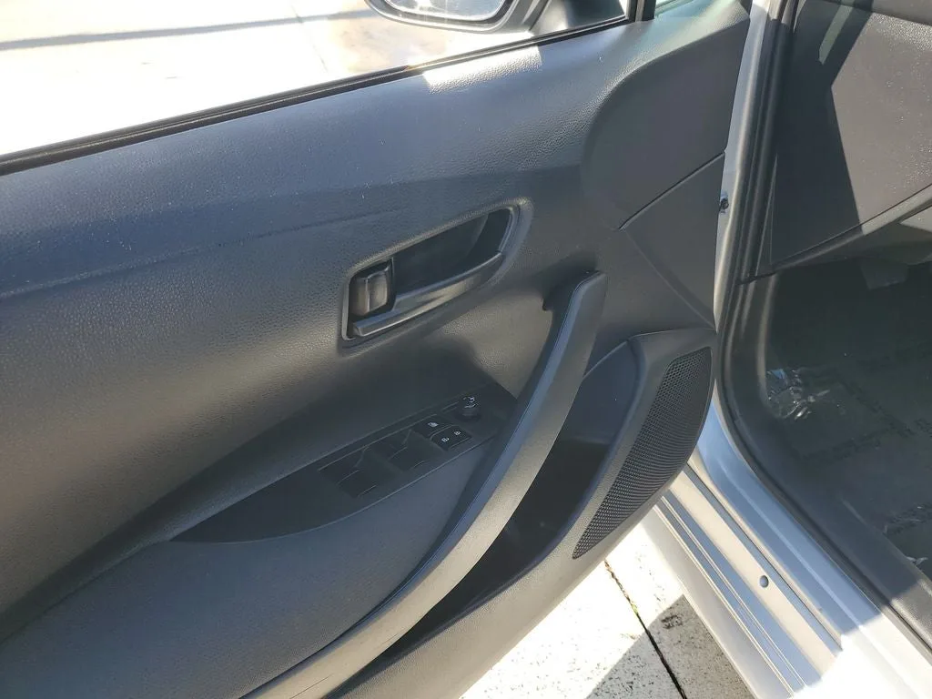 2024 Toyota Corolla LE photo 18
