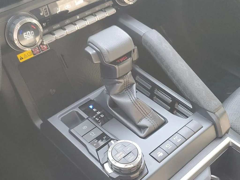 2024 Toyota Tacoma TRD Off-Road photo 30