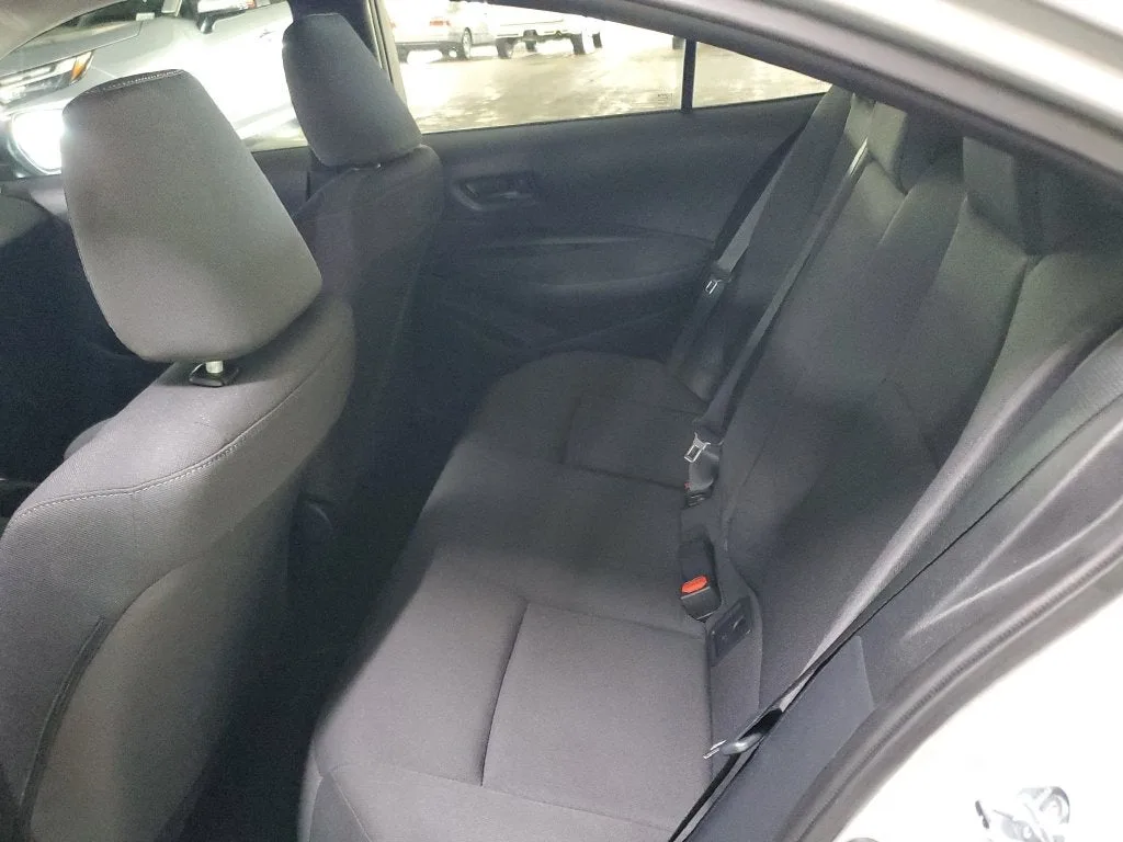 2025 Toyota Corolla LE photo 13