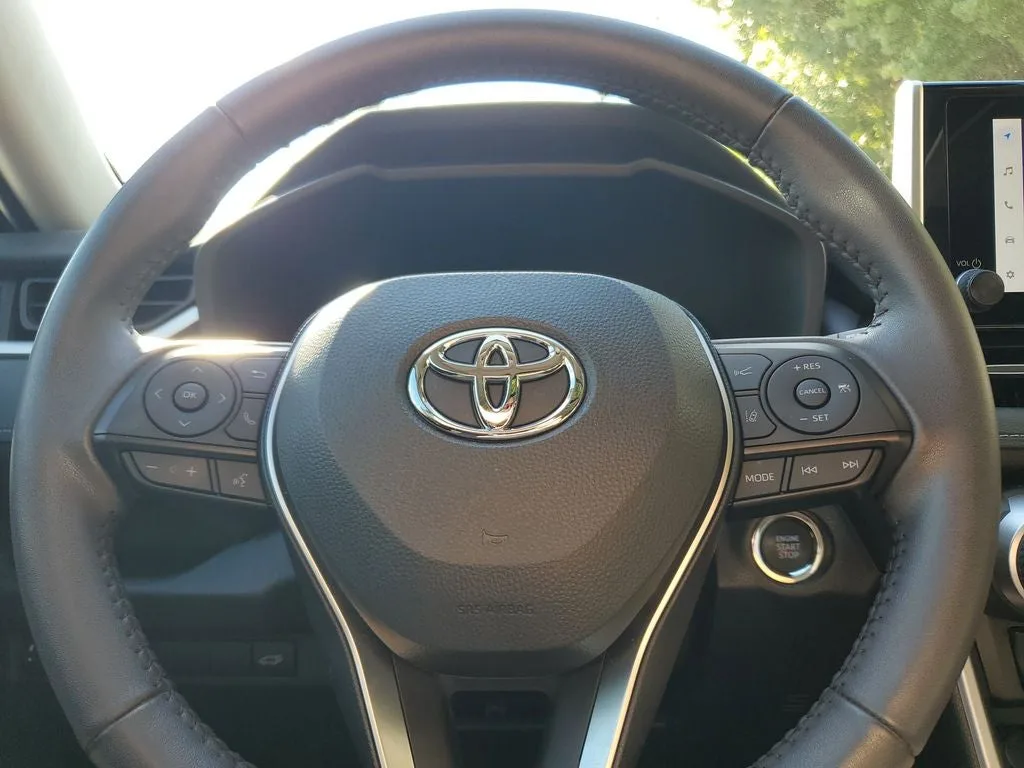 2024 Toyota RAV4 XLE Premium photo 23