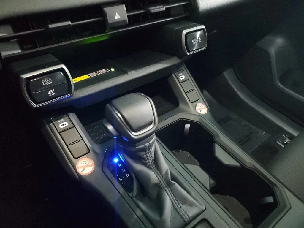 2026 Toyota RAV4 XLE Premium photo 28
