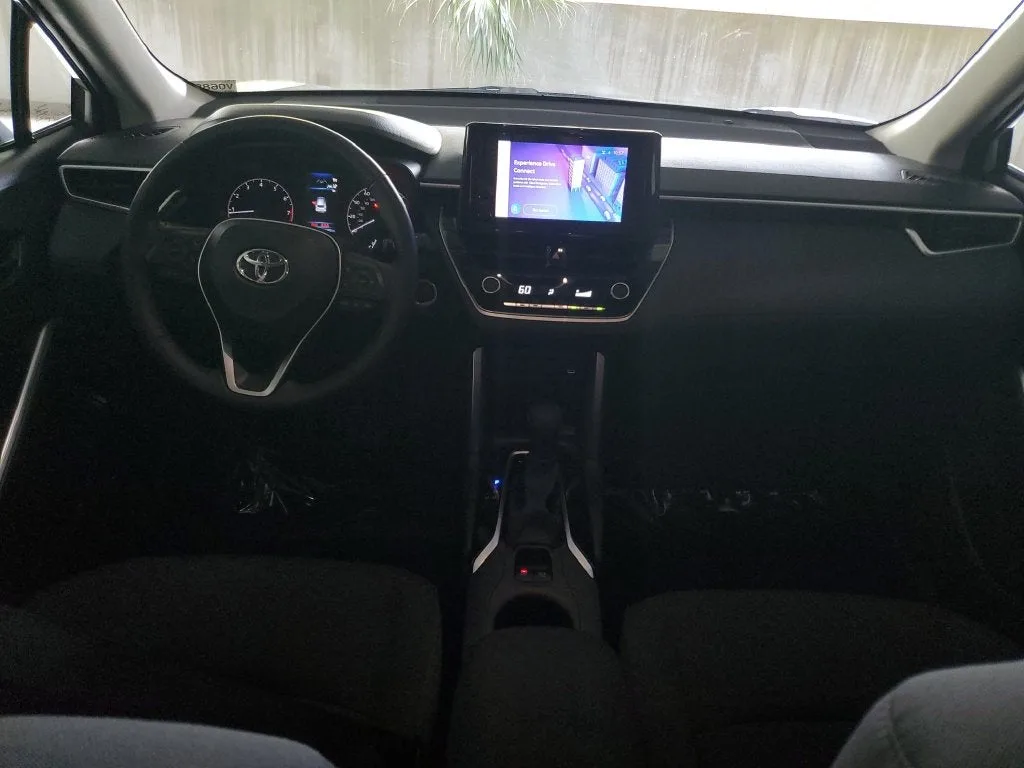 2023 Toyota Corolla Cross LE photo 15