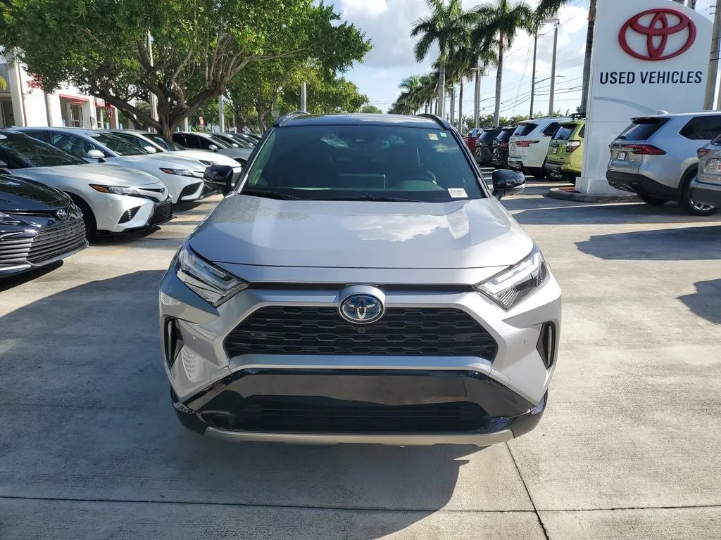 2024 Toyota RAV4 Hybrid XSE photo 2