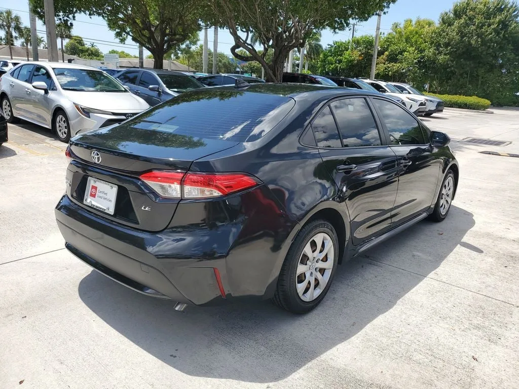 2021 Toyota Corolla LE photo 4