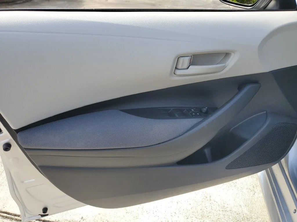 2025 Toyota Corolla LE photo 16
