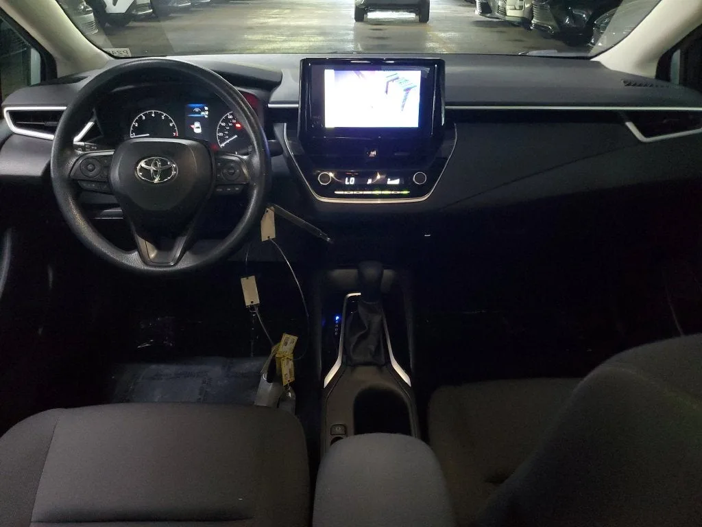 2025 Toyota Corolla LE photo 15