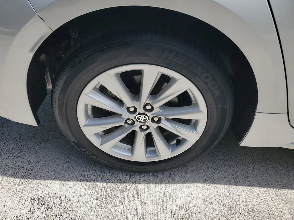 2024 Toyota Corolla LE photo 7