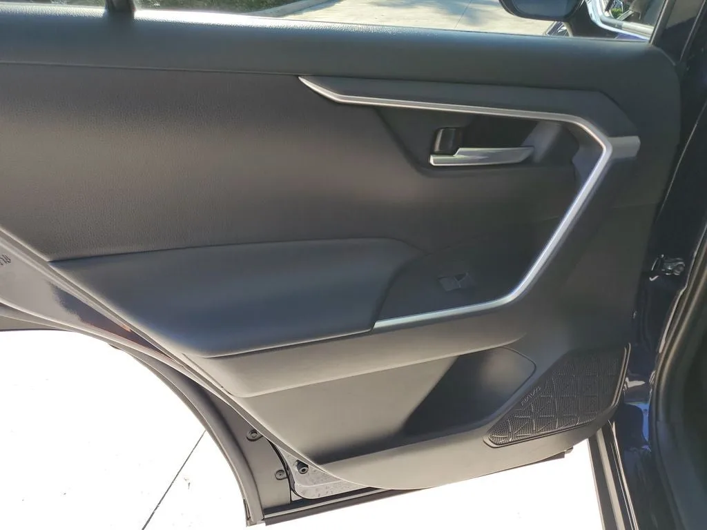 2024 Toyota RAV4 XLE Premium photo 11