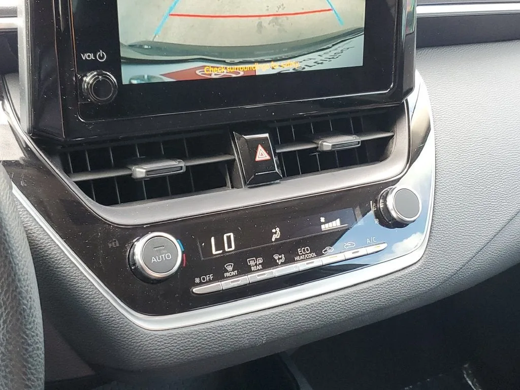 2024 Toyota Corolla LE photo 28