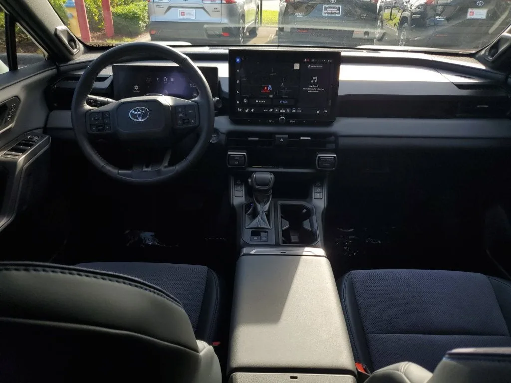 2026 Toyota RAV4 XSE photo 17
