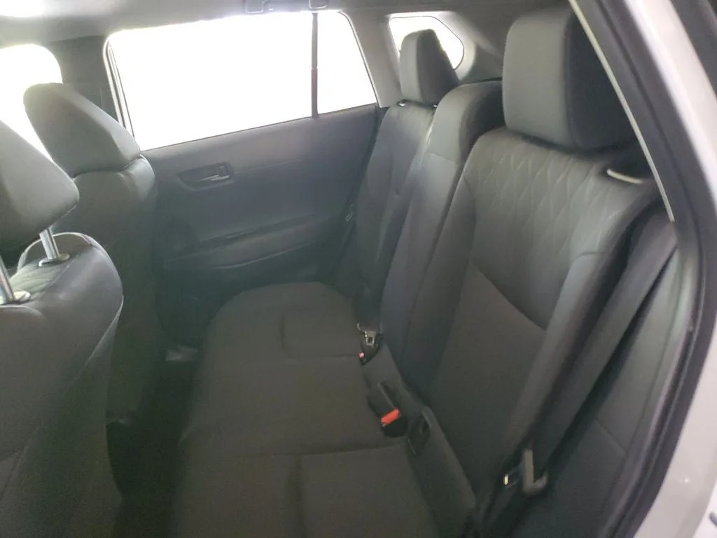 2024 Toyota Corolla Cross LE photo 12