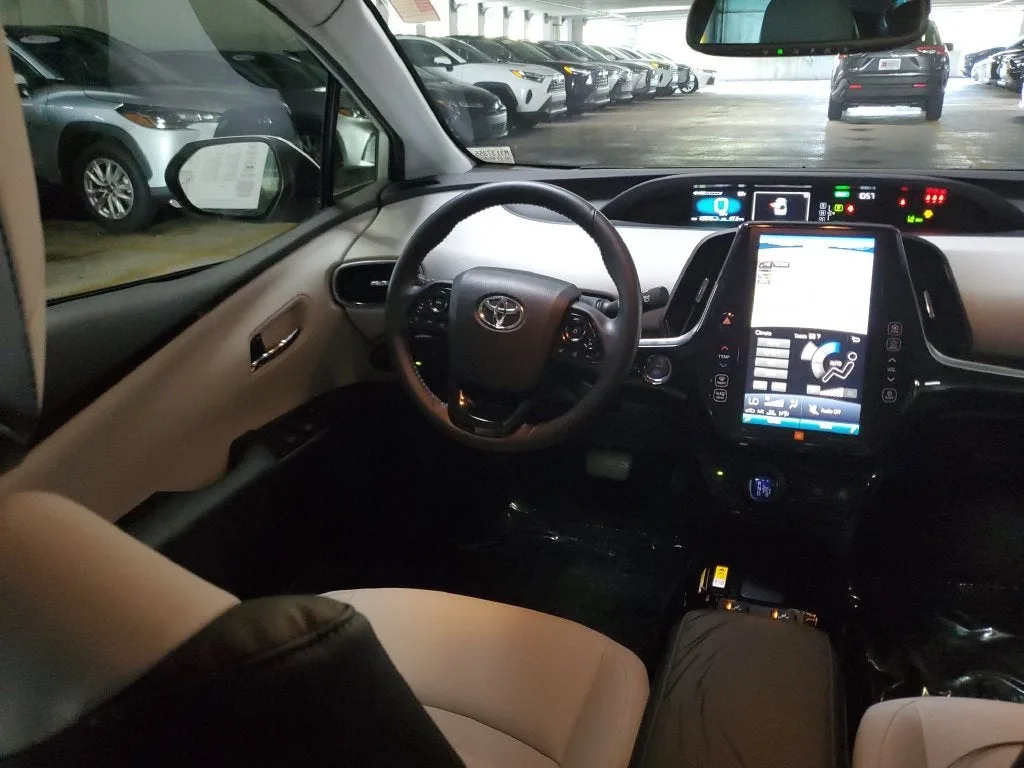 2021 Toyota Prius Limited photo 14