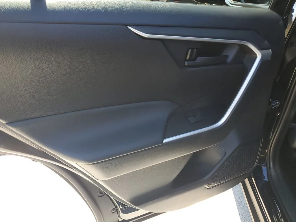 2024 Toyota RAV4 LE photo 10