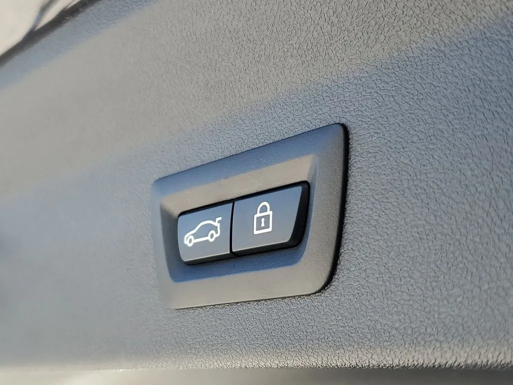 2022 BMW X3 sDrive30i photo 11