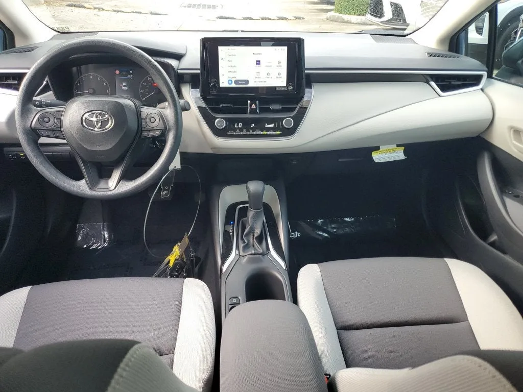 2025 Toyota Corolla LE photo 14