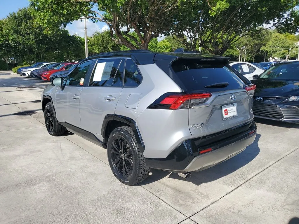 2024 Toyota RAV4 Hybrid XSE photo 6