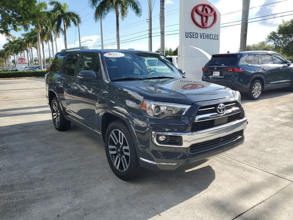 2024 Toyota 4Runner Limited photo 3