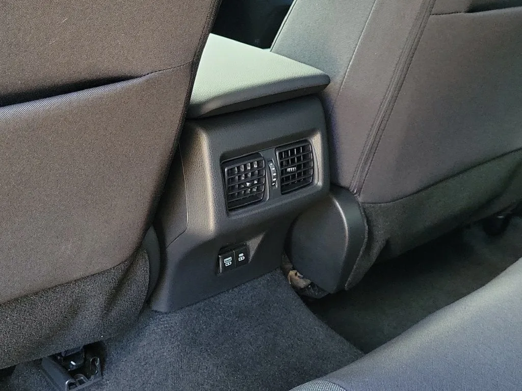 2025 Toyota Camry LE photo 12