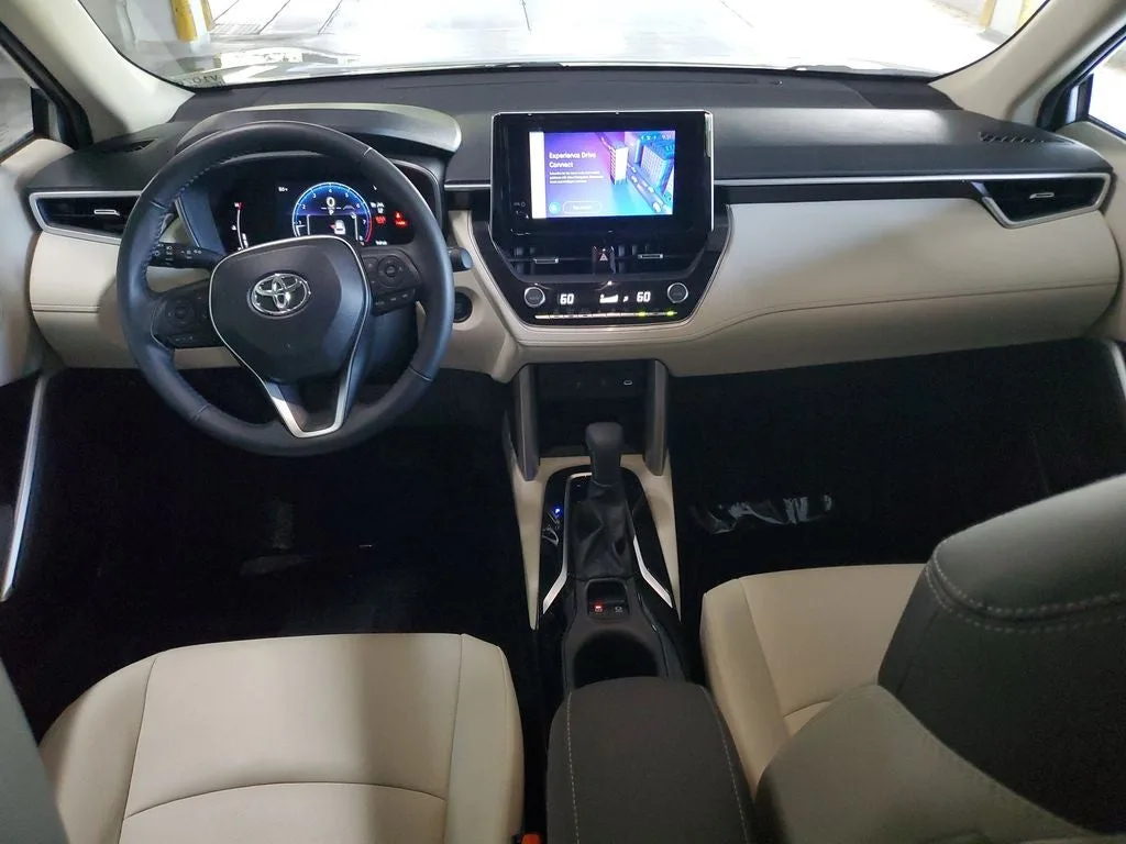 2024 Toyota Corolla Cross XLE photo 15