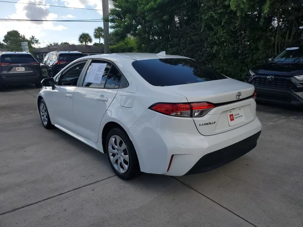 2024 Toyota Corolla LE photo 6