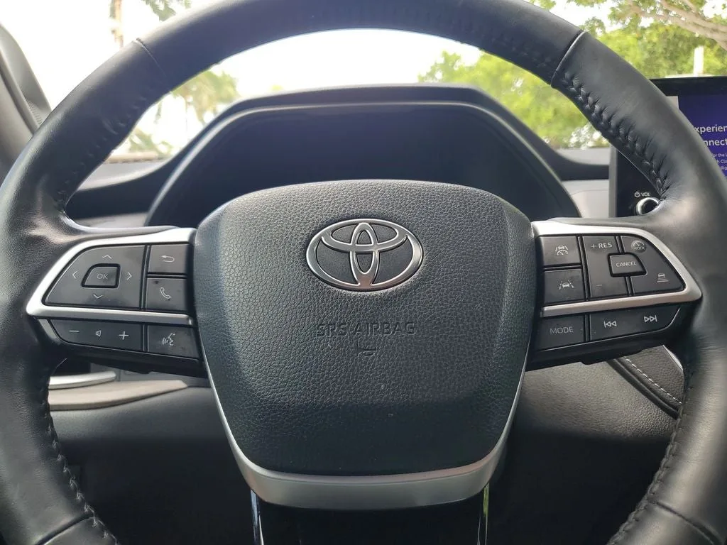 2024 Toyota Grand Highlander Platinum photo 25