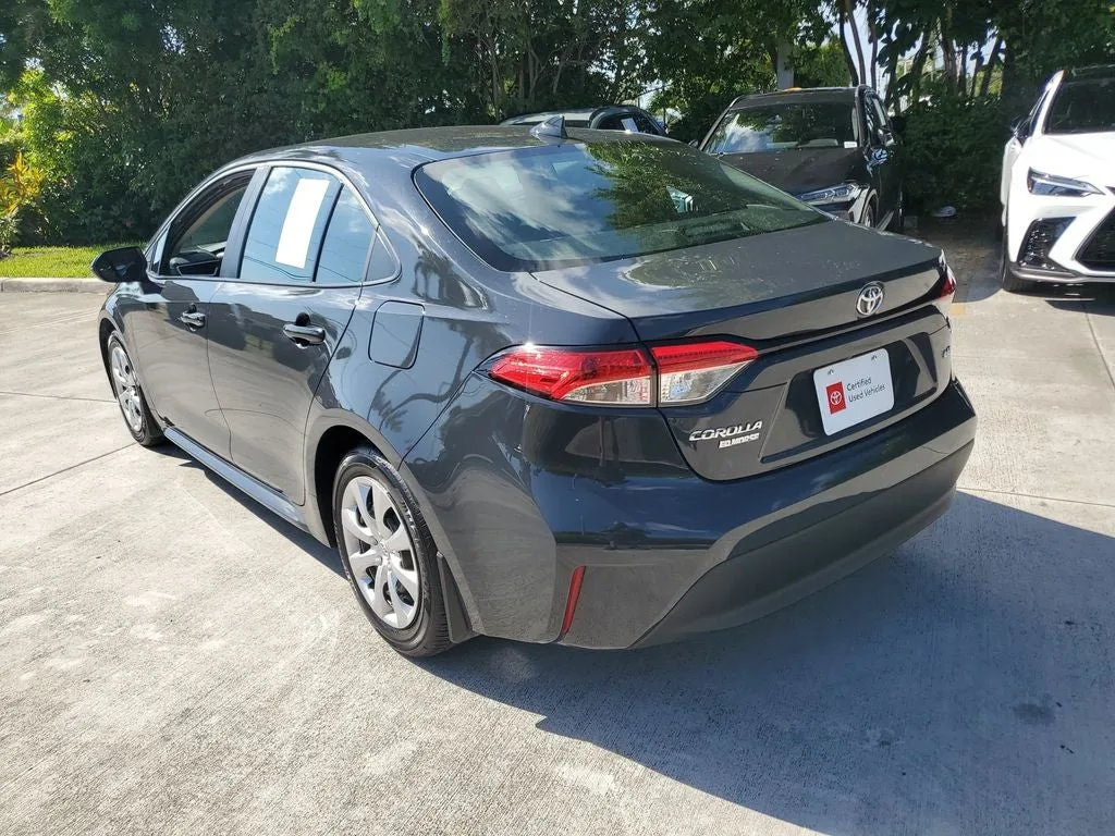 2025 Toyota Corolla LE photo 5