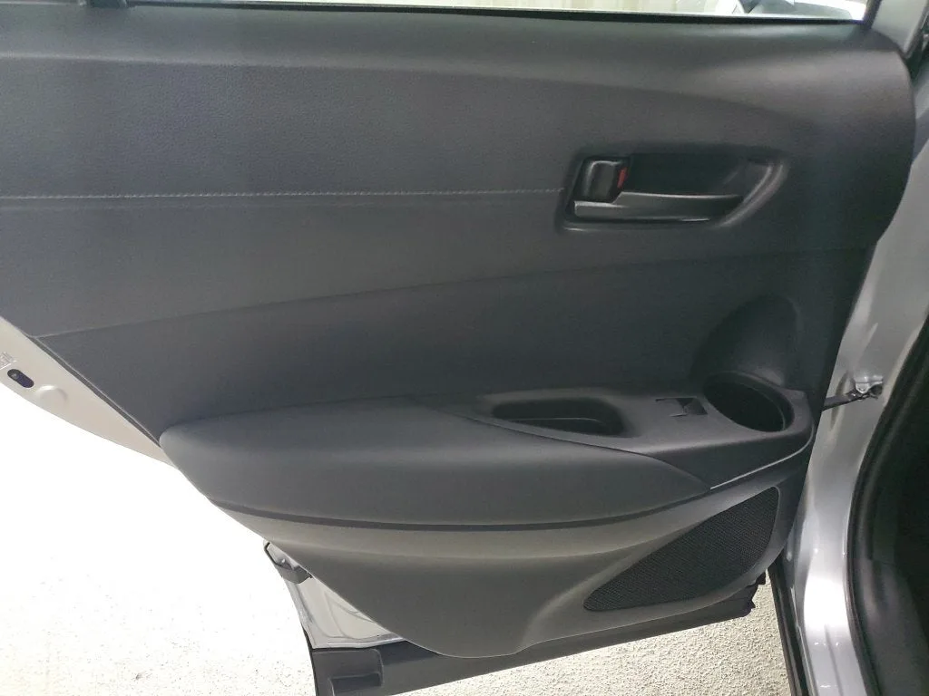 2023 Toyota Corolla Cross LE photo 11