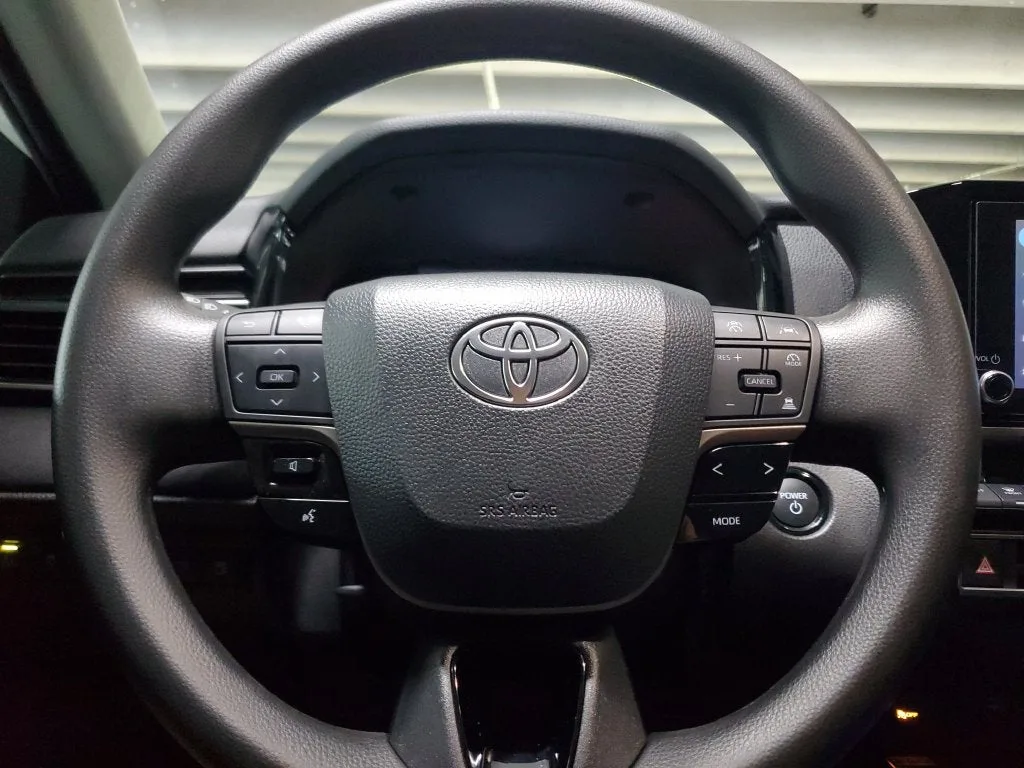 2025 Toyota Camry LE photo 20