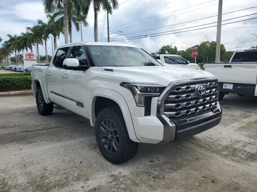 2025 Toyota Tundra Hybrid Platinum photo 3