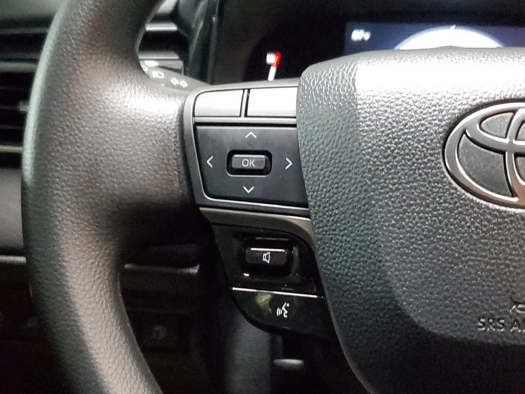 2025 Toyota Camry LE photo 21
