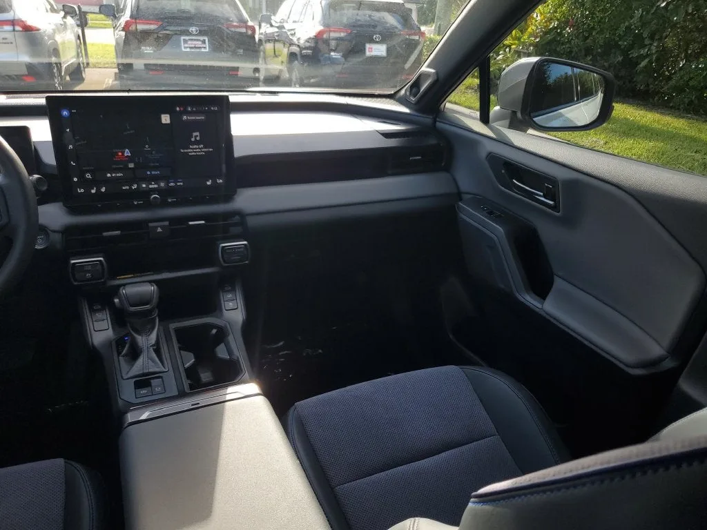 2026 Toyota RAV4 XSE photo 18