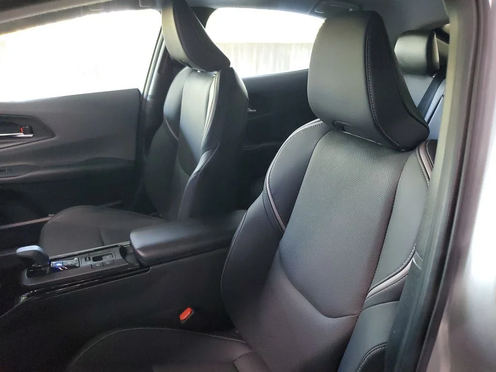 2024 Toyota Prius XLE photo 19