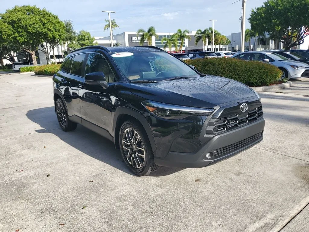 2026 Toyota Corolla Cross XLE photo 3
