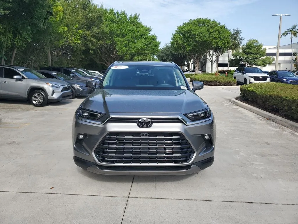 2026 Toyota Grand Highlander Limited photo 2