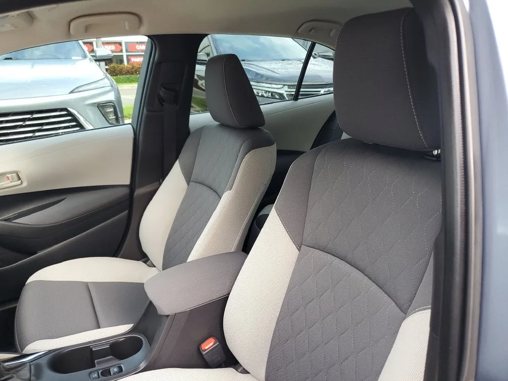 2025 Toyota Corolla LE photo 18