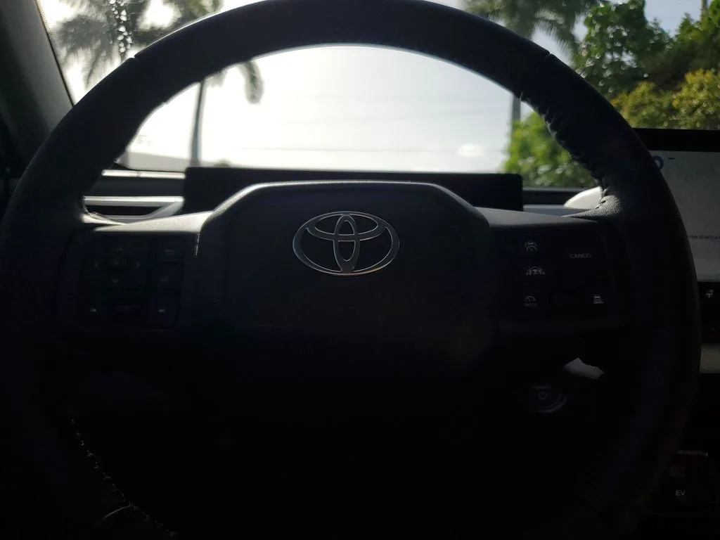 2026 Toyota RAV4 XLE Premium photo 24