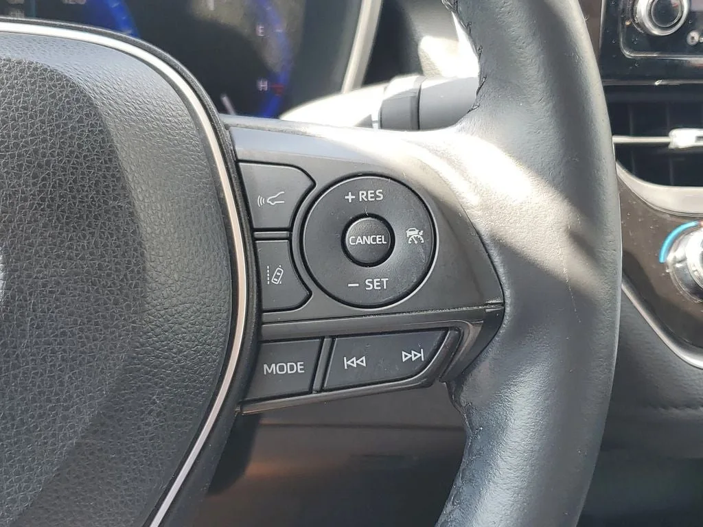 2022 Toyota Corolla XLE photo 25