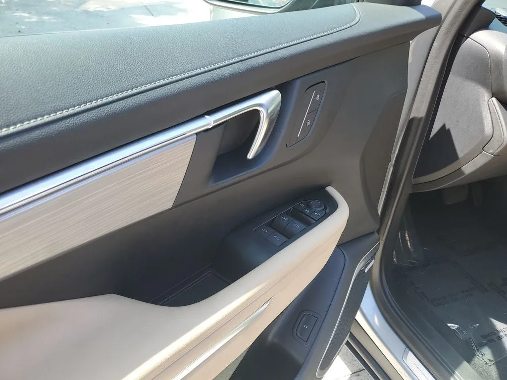 2025 Buick Enclave Preferred photo 19