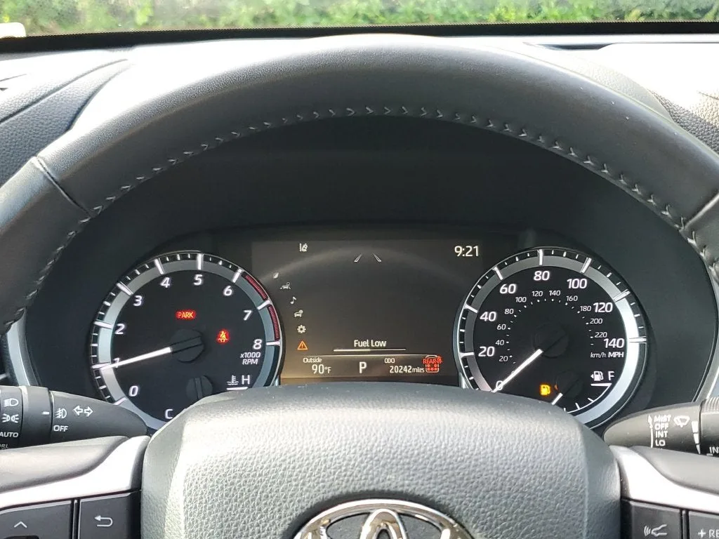 2024 Toyota Highlander XLE photo 28