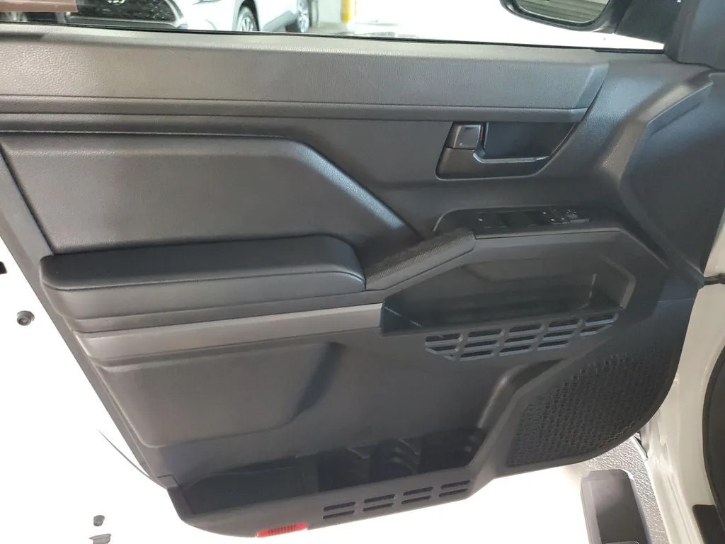 2025 Toyota Tacoma SR5 photo 16
