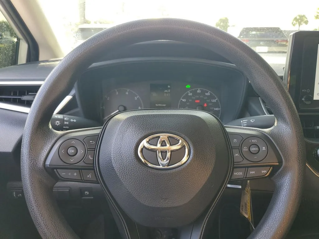 2024 Toyota Corolla Hybrid LE photo 21