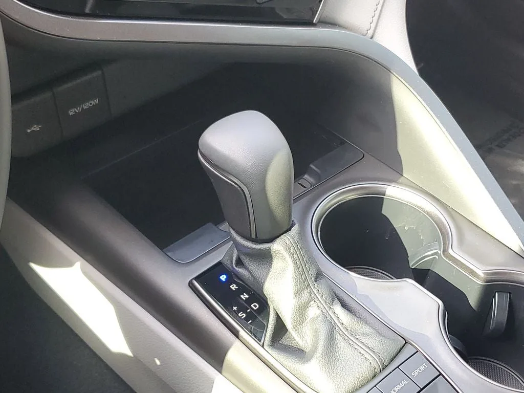 2023 Toyota Camry SE photo 28