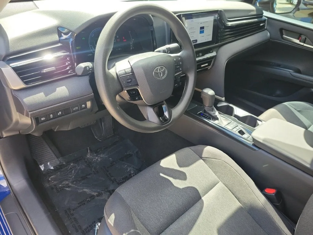 2025 Toyota Camry LE photo 19